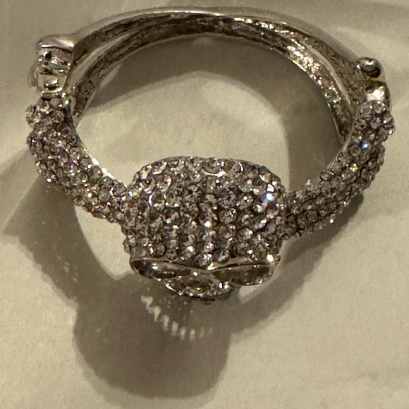 BRACELET SKULL RHINESTONES CLAMPER HALLOWEEN - Picture 3 of 11